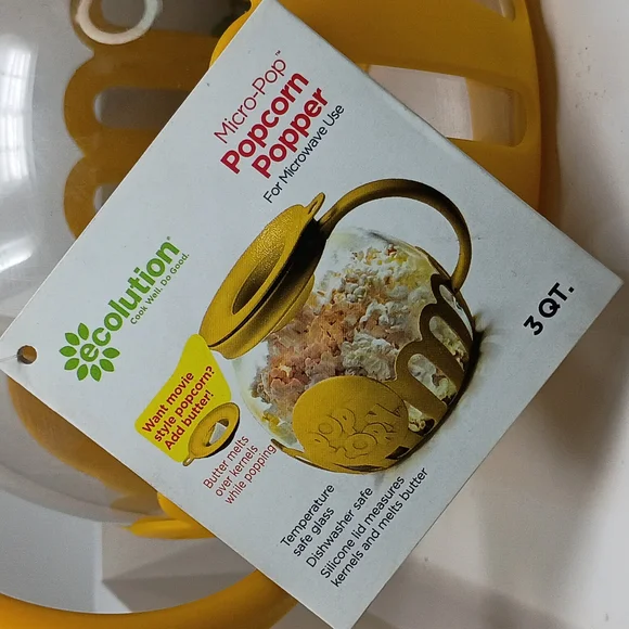 Elegant Yellow and White Popcorn Popper - Picture 3 of 5